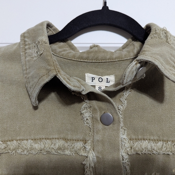NWOT POL Olive Green Distressed Shacket, Frayed Hem Button Up Size Small - Picture 2 of 7